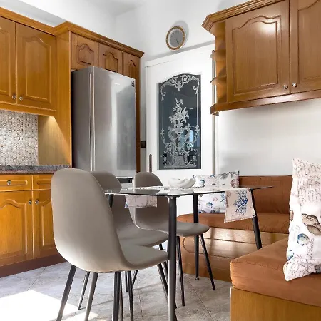 Апартаменти Nj Apartments: The Island Edition *